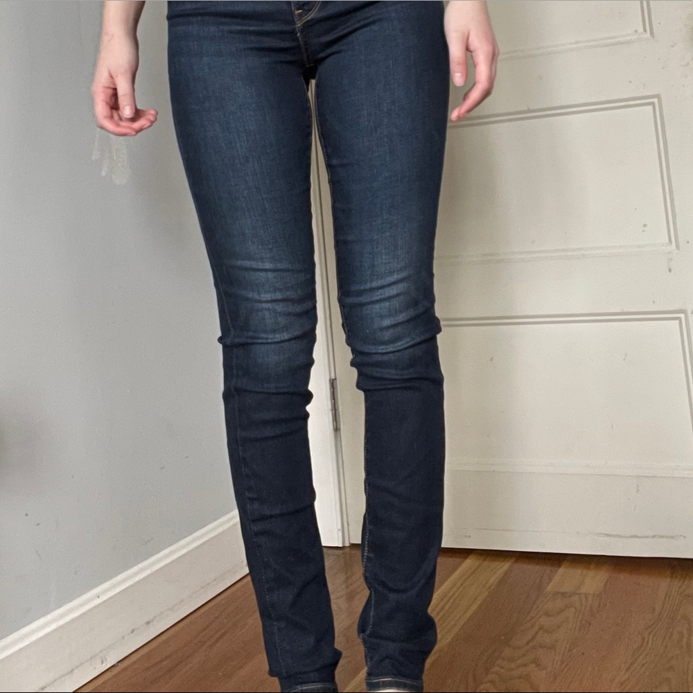 Levi Mid Rise Dark Jeans